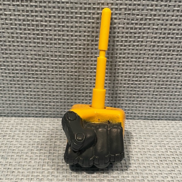 Transformer Shooting Bumblebee Plastic fist - Picture 4 of 7